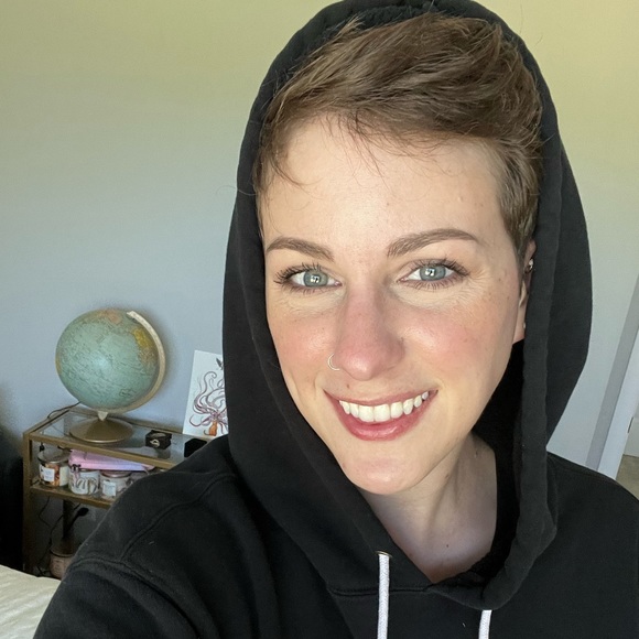 Meet your Posher, Hannah - Picture 6 of 11